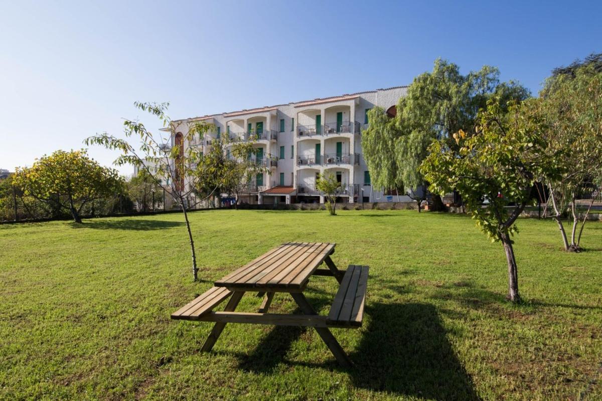 Residence Riviera Mare Pietra Ligure Esterno foto