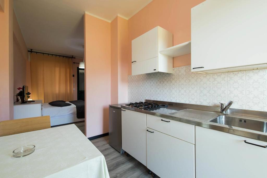 Residence Riviera Mare Pietra Ligure Esterno foto